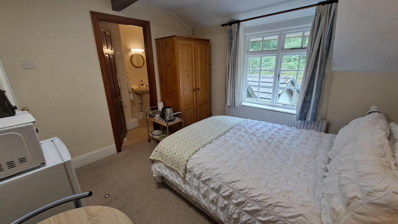 Coynant Farm Guesthouse - Farm Park Stay Swansea Exterior photo