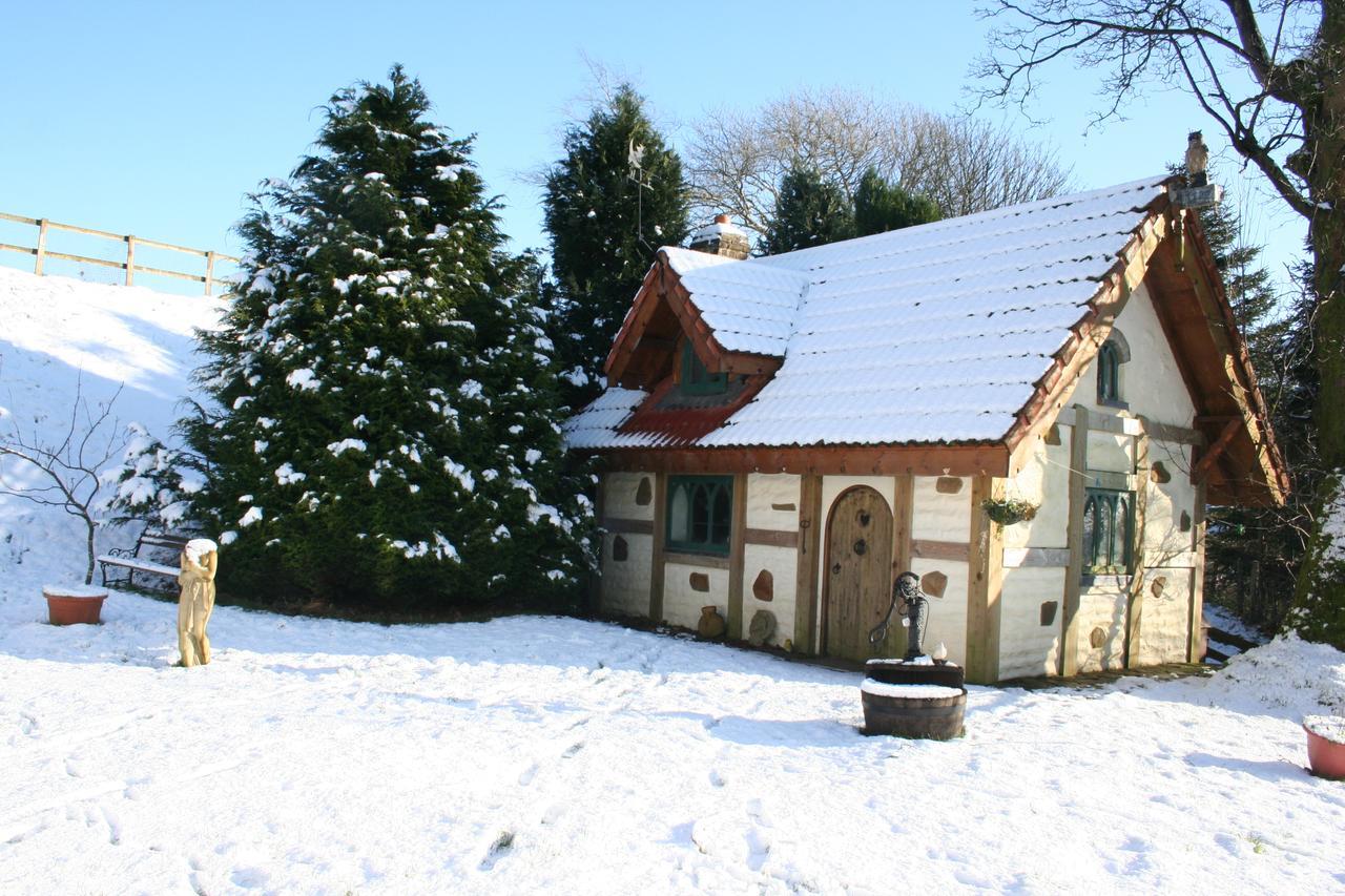 Coynant Farm Guesthouse - Farm Park Stay Swansea Exterior photo